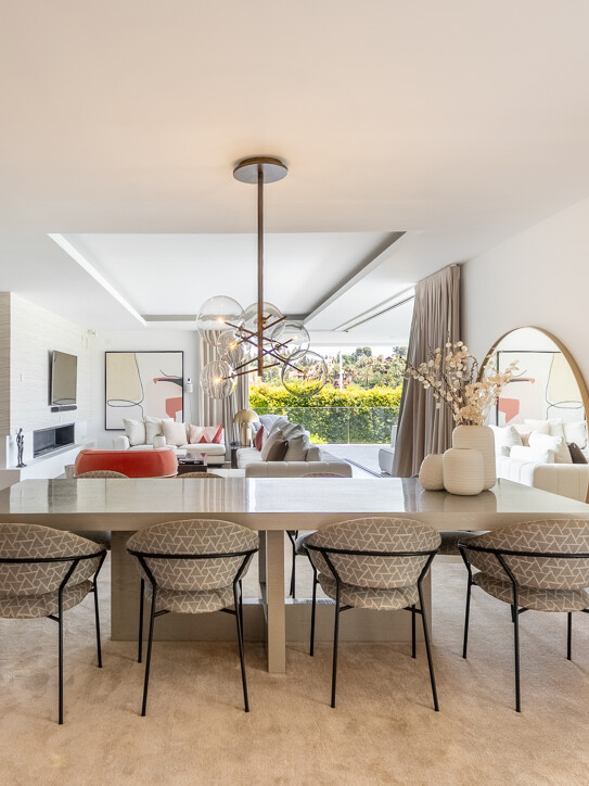 Villa in Estepona East