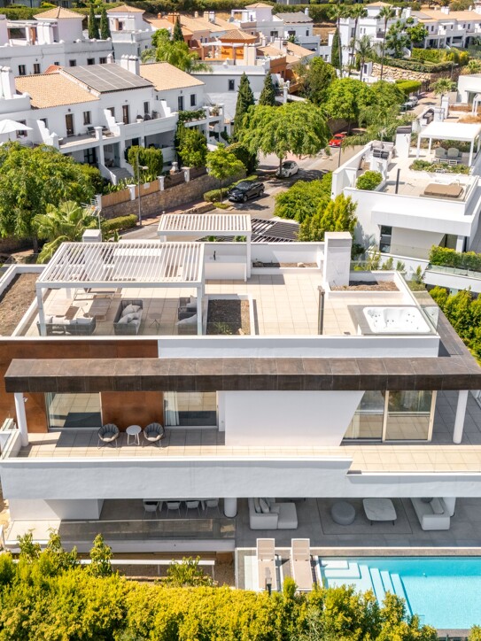 Villa in Estepona East