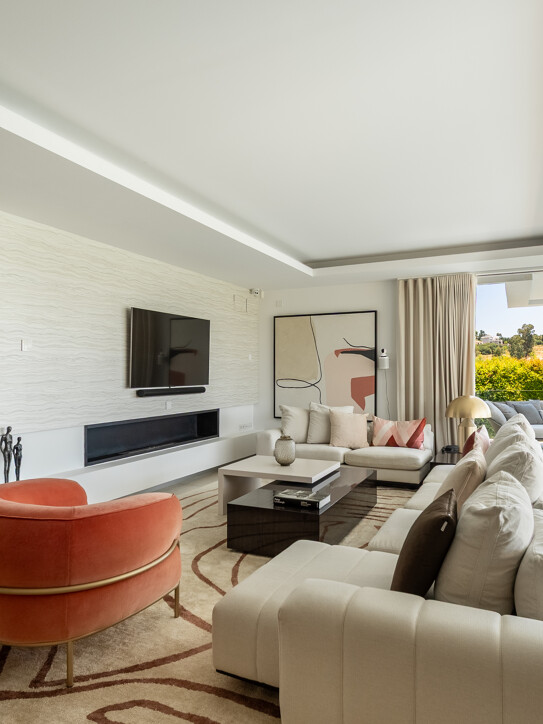 Villa in Estepona East