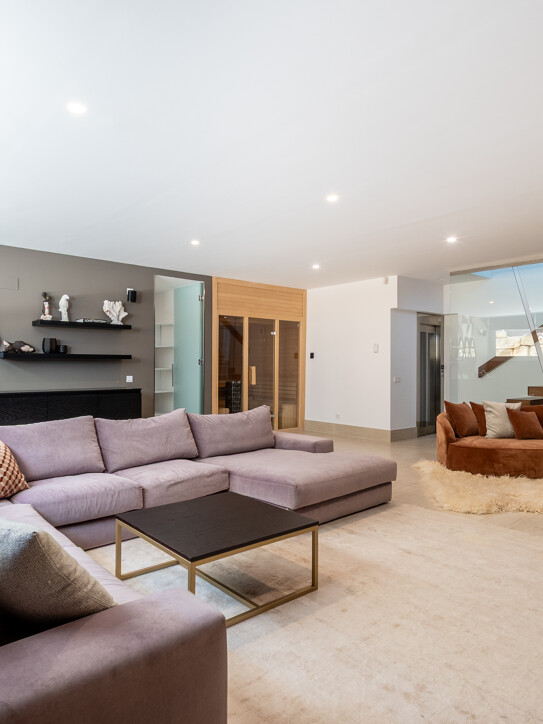 Villa in Estepona East