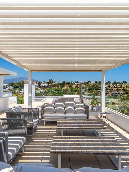 Villa in Estepona East