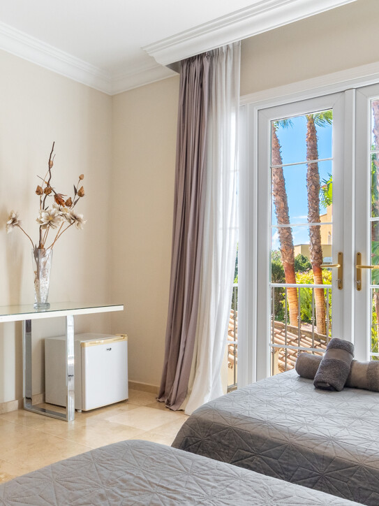 Villa in Nueva Atalaya, Estepona East