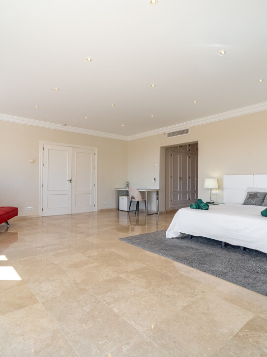 Villa in Nueva Atalaya, Estepona East