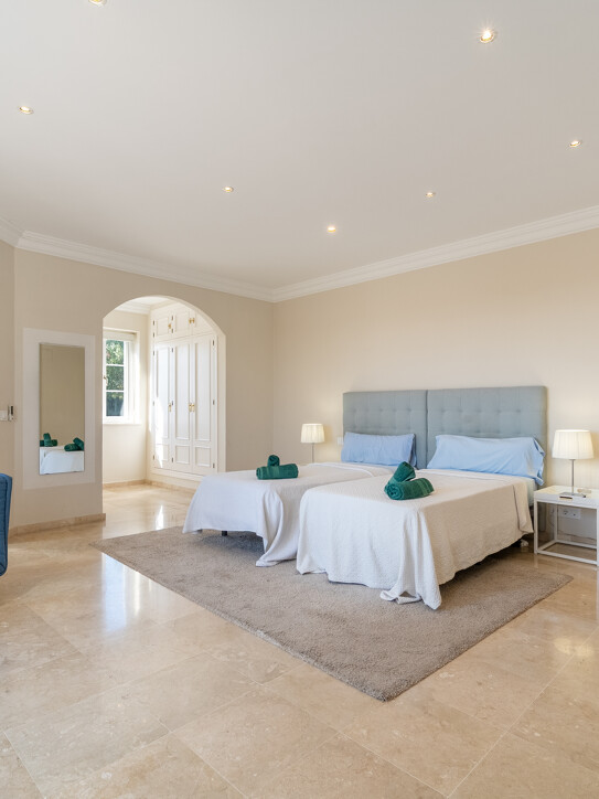 Villa in Nueva Atalaya, Estepona East