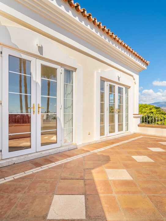 Villa in Nueva Atalaya, Estepona East