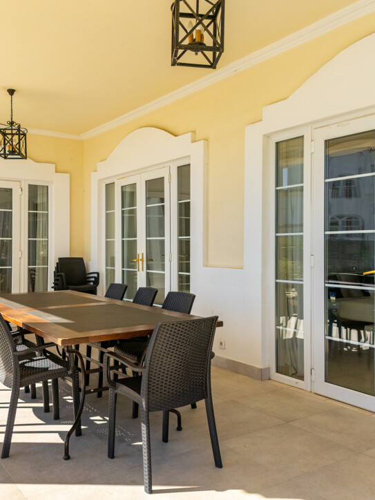 Villa in Nueva Atalaya, Estepona East