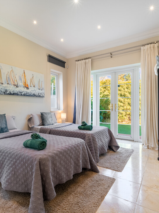 Villa in Nueva Atalaya, Estepona East