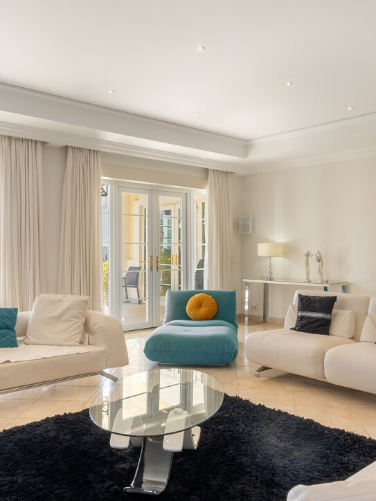 Villa in Nueva Atalaya, Estepona East