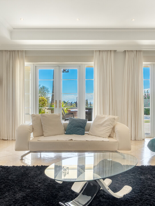 Villa in Nueva Atalaya, Estepona East