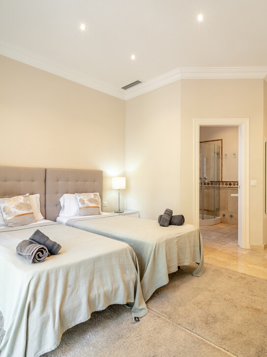 Villa in Nueva Atalaya, Estepona East