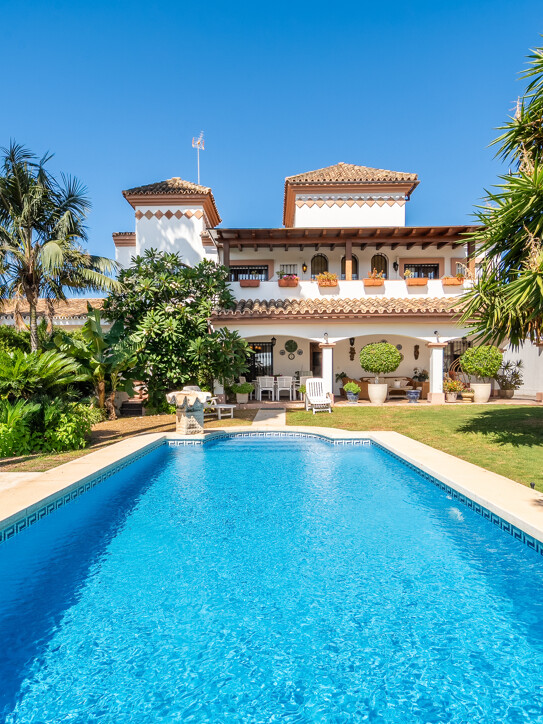 Villa in Nueva Andalucía