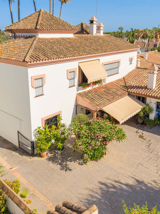 Villa in Nueva Andalucía