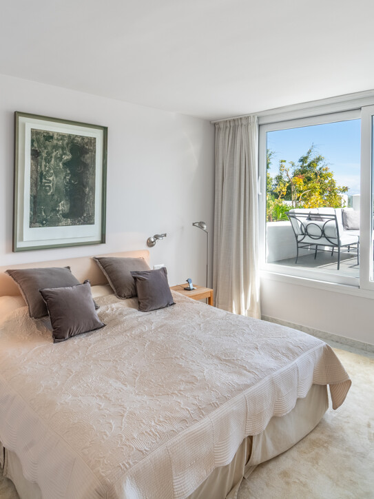 Duplex Penthouse in Marina Puente Romano