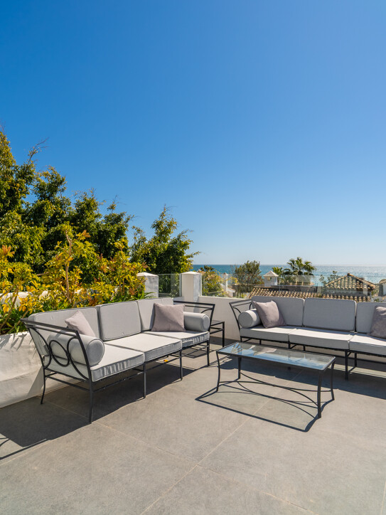 Duplex Penthouse in Marina Puente Romano