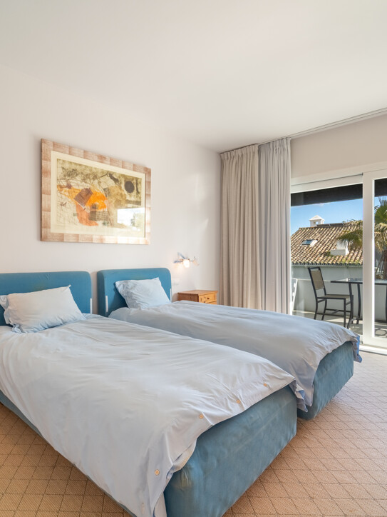 Duplex Penthouse in Marina Puente Romano