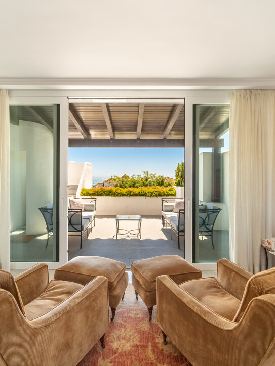 Duplex Penthouse in Marina Puente Romano