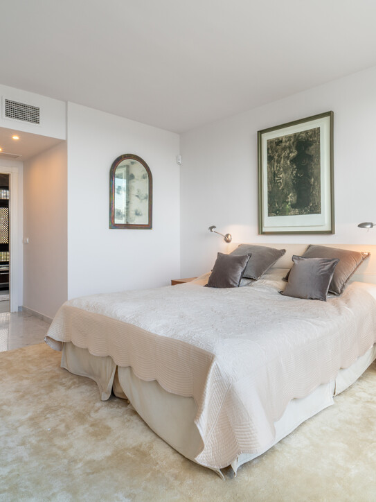 Duplex Penthouse in Marina Puente Romano