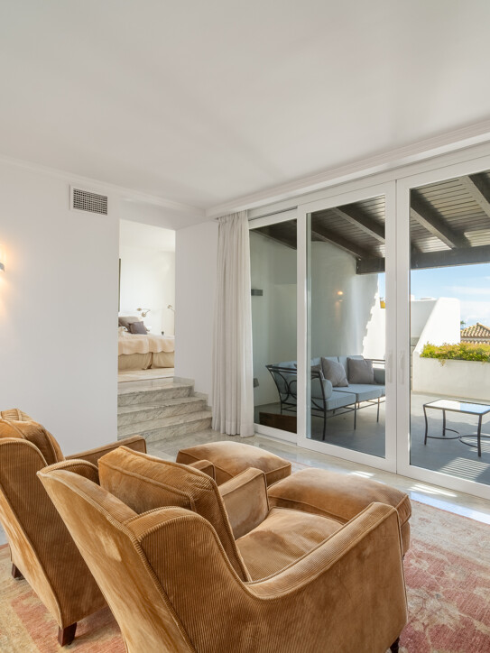 Duplex Penthouse in Marina Puente Romano