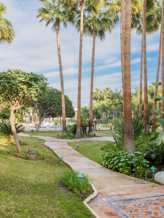 Duplex Penthouse in Marina Puente Romano