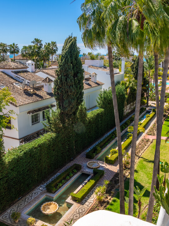 Duplex Penthouse in Marina Puente Romano