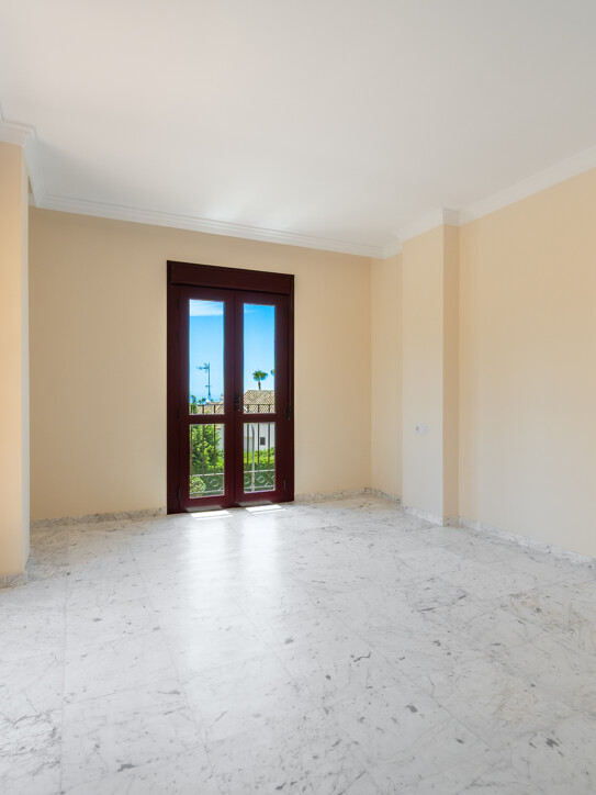 Semi Detached townhouse in Marbella Golden Mile