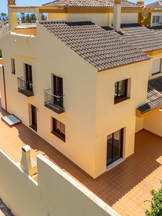 Semi Detached townhouse in Marbella Golden Mile