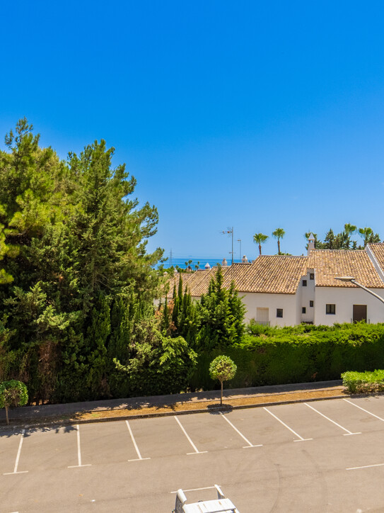 Semi Detached townhouse in Marbella Golden Mile