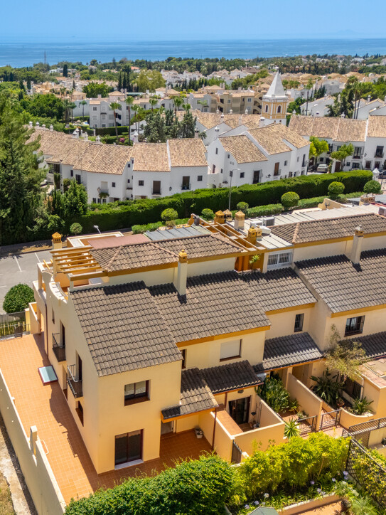 Semi Detached townhouse in Marbella Golden Mile