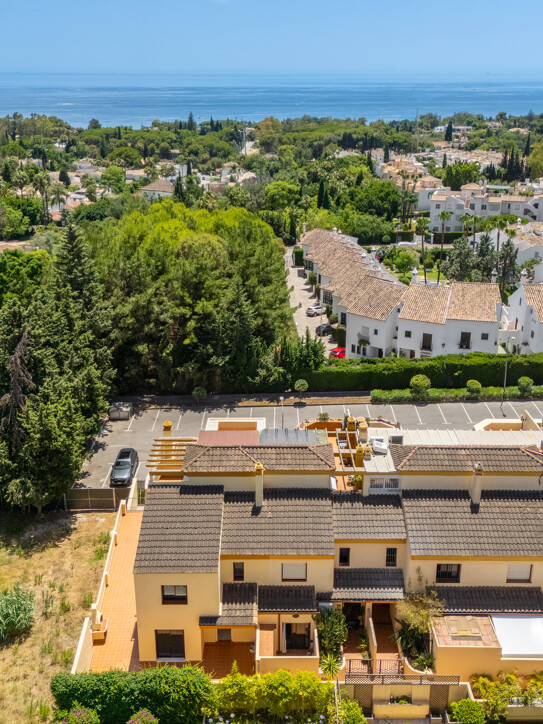 Semi Detached townhouse in Marbella Golden Mile
