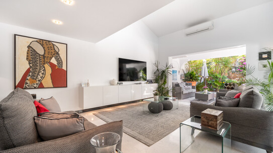 Semi Detached Villa in Marbella Golden Mile