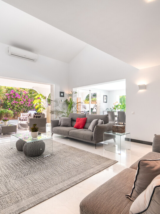 Semi Detached Villa in Marbella Golden Mile