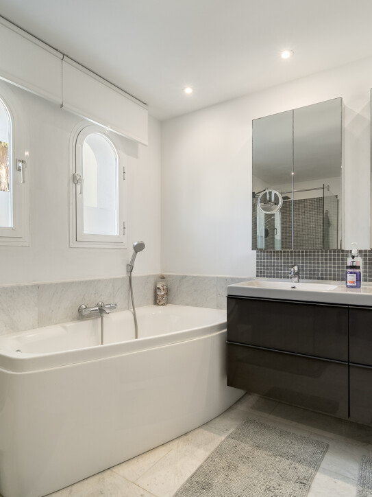 Semi Detached Villa in Marbella Golden Mile