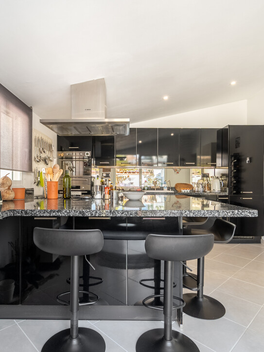 Semi Detached Villa in Marbella Golden Mile
