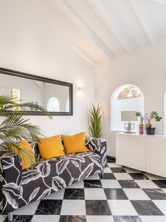 Semi Detached Villa in Marbella Golden Mile