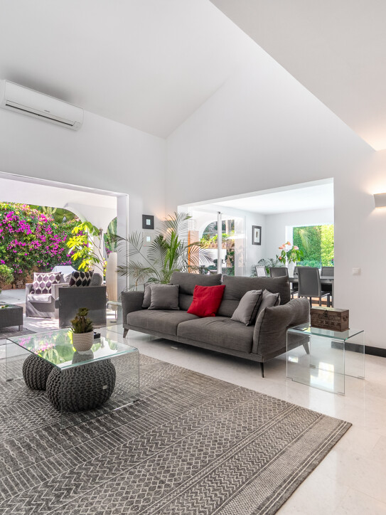 Semi Detached Villa in Marbella Golden Mile