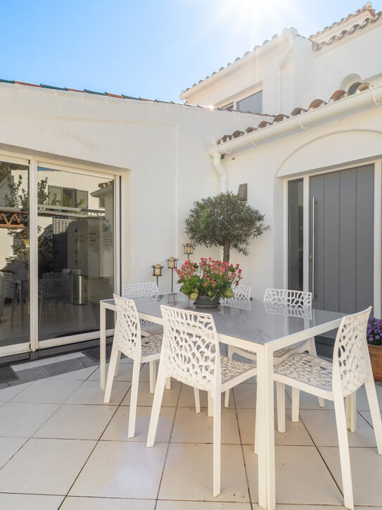 Semi Detached Villa in Marbella Golden Mile