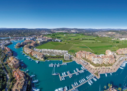 Grand Bay, Bahia de las Rocas: New apartments with sea views