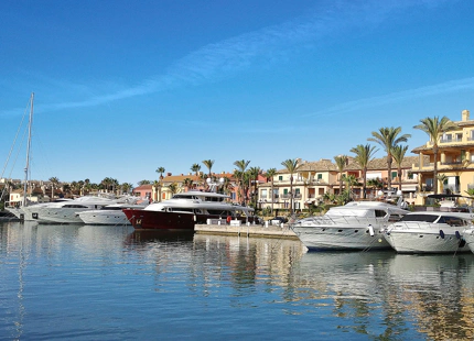 Grand Bay, Bahia de las Rocas: New apartments with sea views