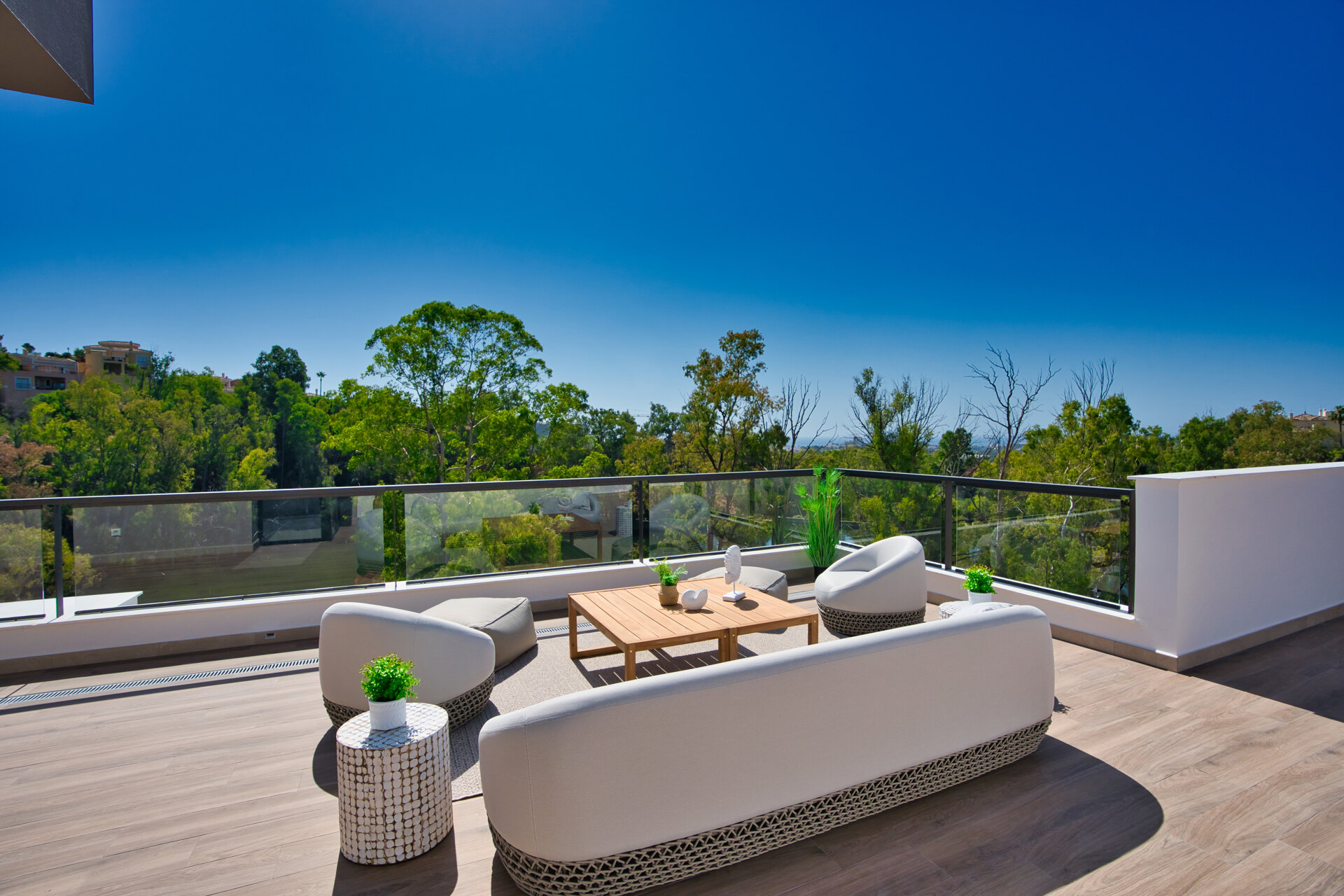 Marbella Lake, a modern development at the heart of Golf Valley in Nueva Andalucía.