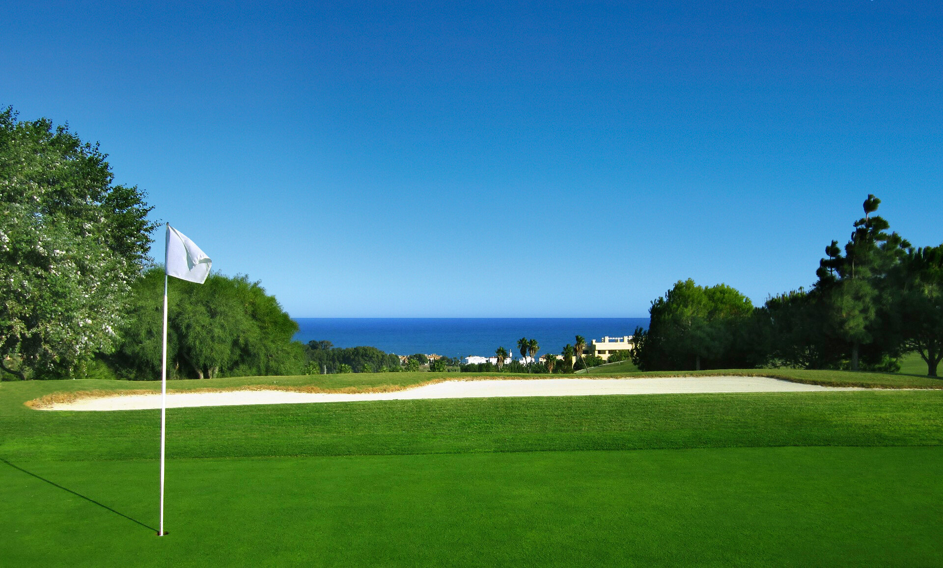 Solemar, contemporary apartments with amazing seaviews in Casares Beach.