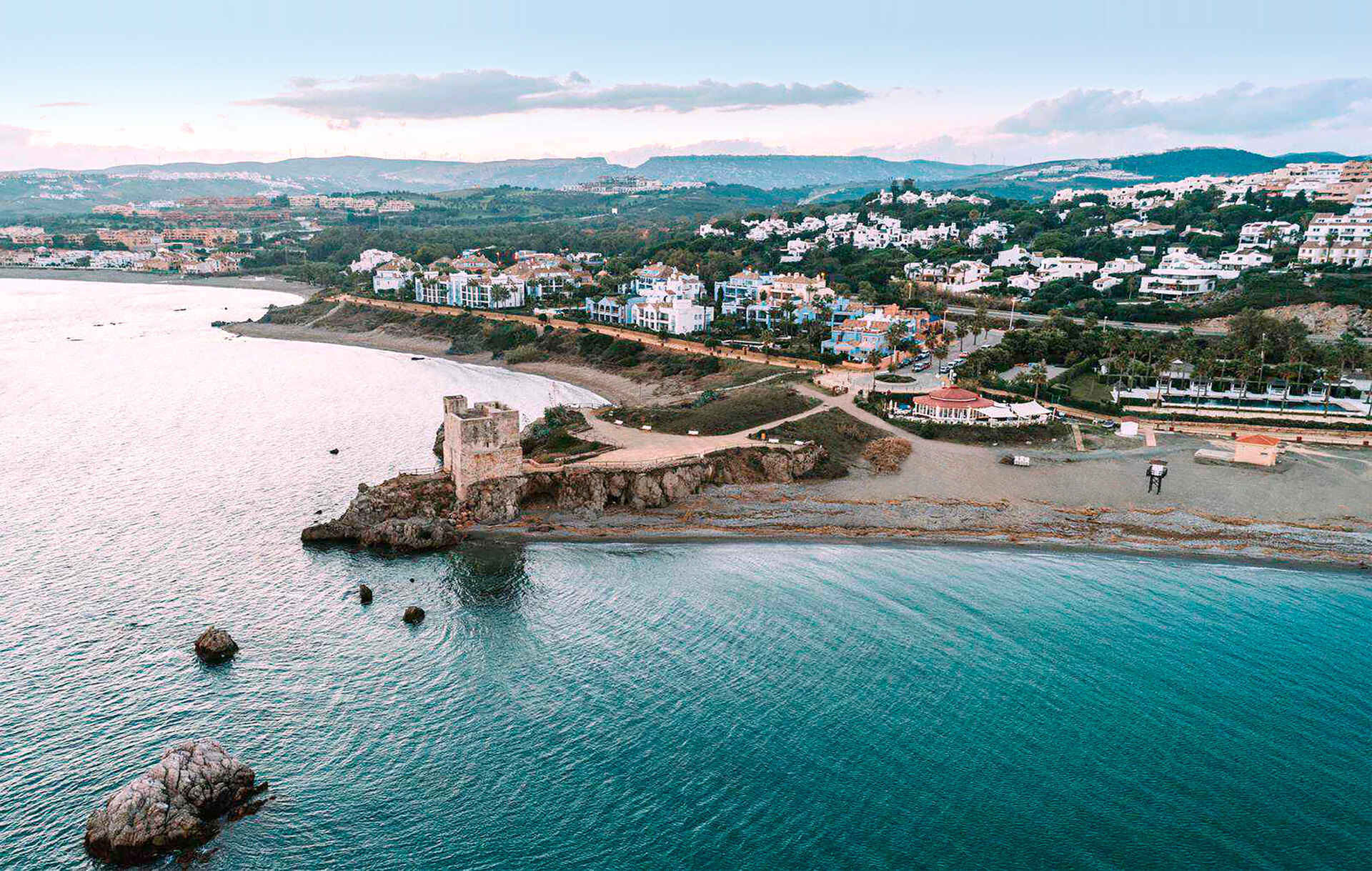 Solemar, contemporary apartments with amazing seaviews in Casares Beach.