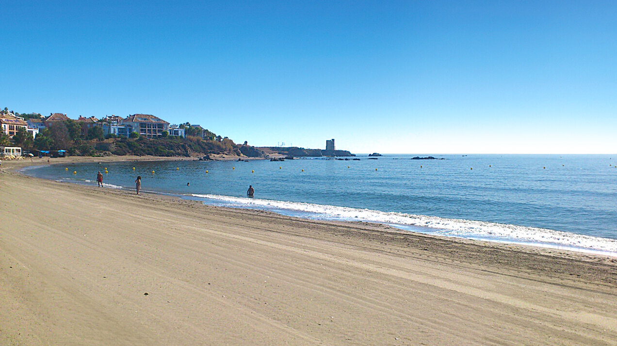 Solemar, contemporary apartments with amazing seaviews in Casares Beach.