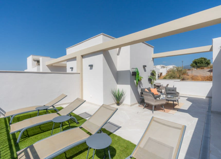 Almazara Views, adosadas de estilo contemporáneo y totalmente integradas en la naturaleza.