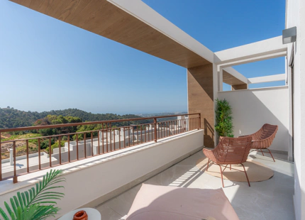 Almazara Views, adosadas de estilo contemporáneo y totalmente integradas en la naturaleza.