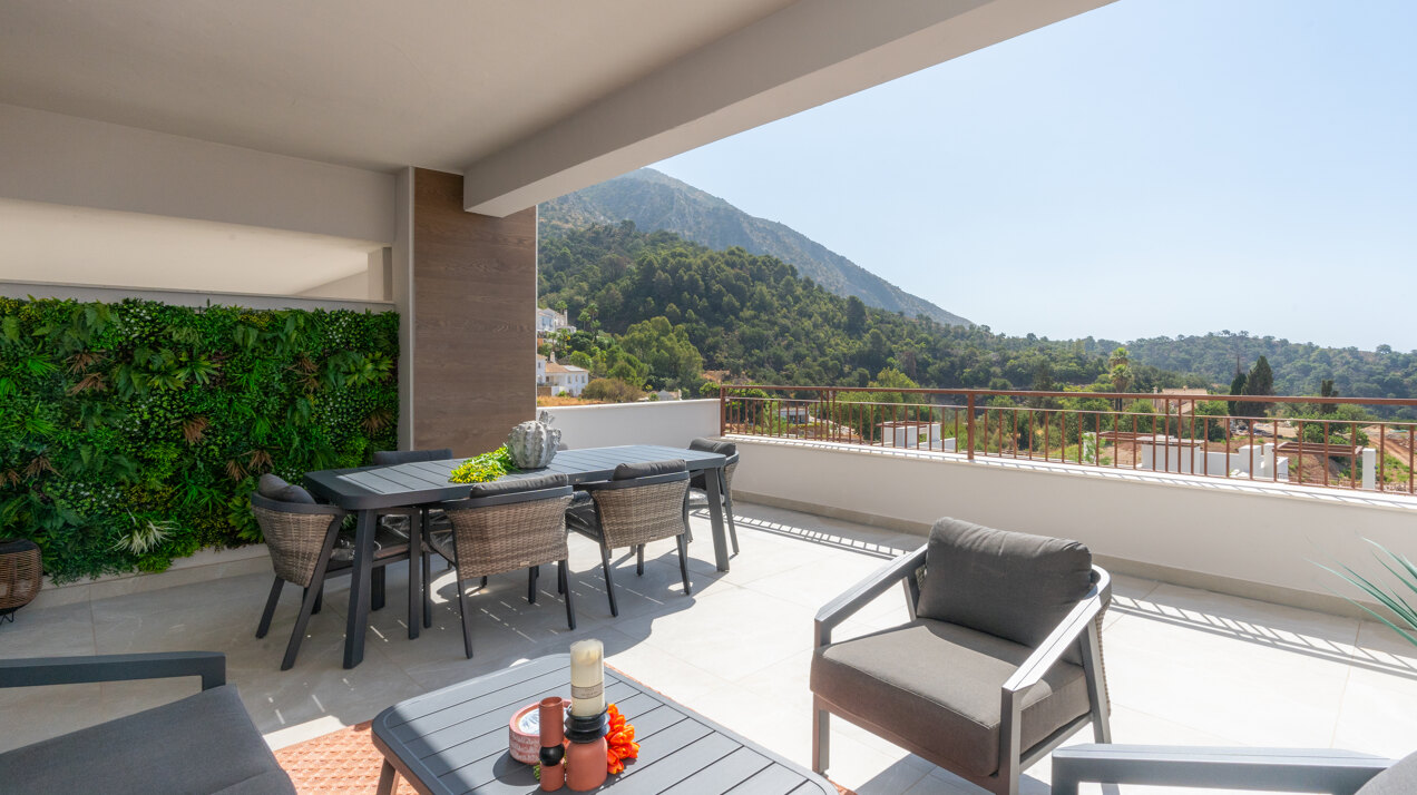 Almazara Views, contemporary townhouses fully integrated in nature.