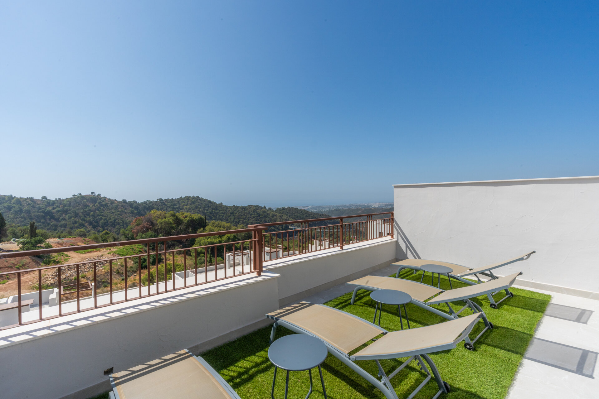 Almazara Views, contemporary townhouses fully integrated in nature.