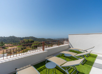 Almazara Views, adosadas de estilo contemporáneo y totalmente integradas en la naturaleza.