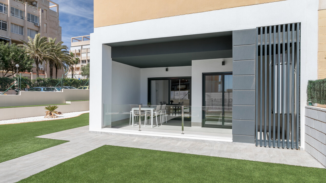 Eden Beach, apartments with sea views near the beach in Torrevieja