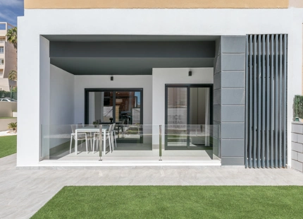 Eden Beach, apartments with sea views near the beach in Torrevieja