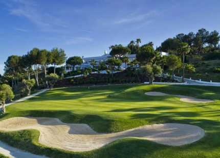 Sunny Golf, modern frontline golf apartments and penthouses in Estepona.